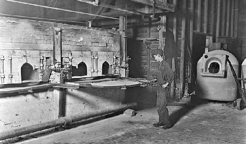 Glass Factory 1910