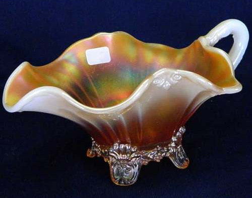 Fan gravy boat shape, peach opal